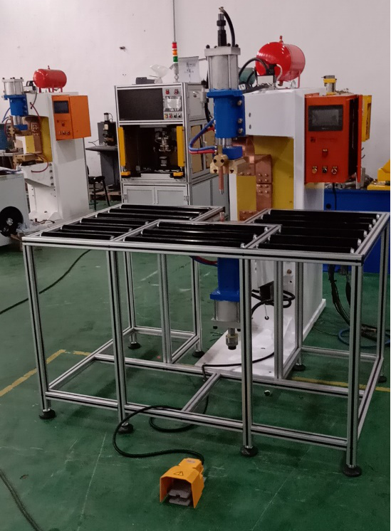 电池铝箱自动点焊机
